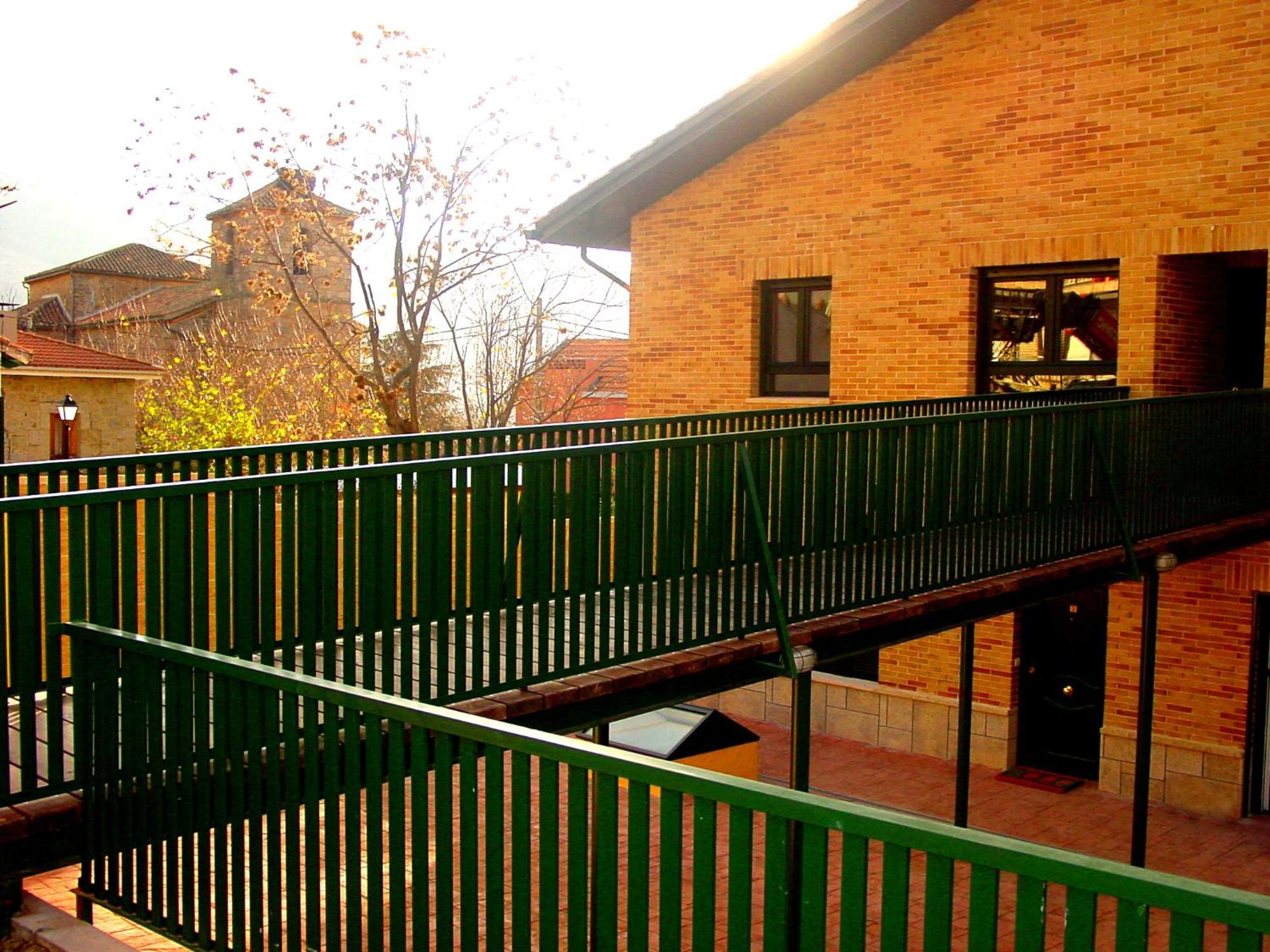 Apartahotel Rural Collarubio Luxury Collado Mediano ภายนอก รูปภาพ